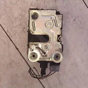 Vedd meg online RENAULT CLIO 90-96 Jobb első ajtó zárszerkezet központizáras központizárasbontott alkatrész