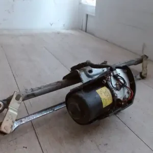 Vedd meg most RENAULT CLIO 98-01 Ablaktörlő mechanika motorral első bontott alkatrész