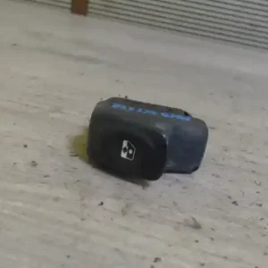 Végkiárusítás RENAULT CLIO 98-01 Jobb első ablakemelő kapcsoló bontott alkatrész