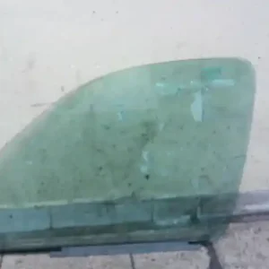 Szuper ajánlat RENAULT KANGOO 97-03 Bal első ajtóüveg zöld bontott alkatrész