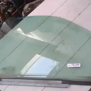 Vedd meg online RENAULT KANGOO 97-03 Jobb első ajtóüveg bontott alkatrész