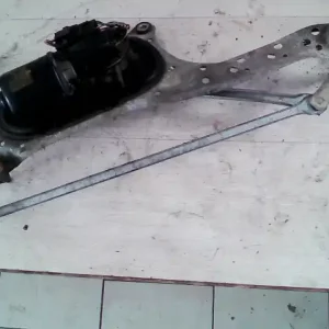 Vásárlói kedvenc RENAULT LAGUNA 00-05 Ablaktörlő mechanika motorral első bontott alkatrész