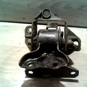 Legjobb ár MAZDA 6 02-05 Sebességváltó tartó bak 2.0 didbontott alkatrész