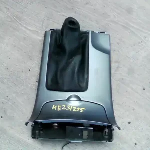 Különleges ajánlat MAZDA 6 02-05 Váltószoknya bontott alkatrész