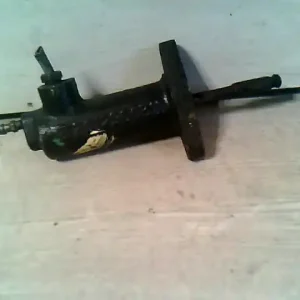 MERCEDES 190 Kuplung munkahenger alsó bontott alkatrész Biztonságos vásárlás