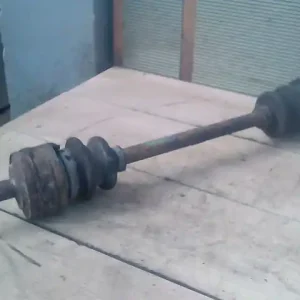 Rendeld meg most MERCEDES C (W202) 1993-2000 Bal hátsó féltengely 4 ajtós,abs-es,2.0i bontott alkatrész