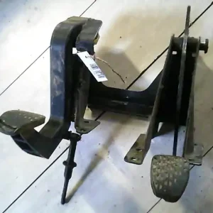 Vedd meg most MERCEDES VITO 96- Pedálsor fék és kuplungpedál bontott alkatrész