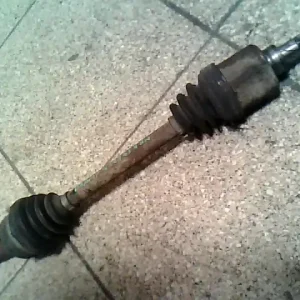 Legkelendőbb NISSAN ALMERA 00-03 Bal első féltengely 1.5 i, nem abs-es bontott alkatrész