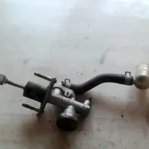 Ingyenes szállítás NISSAN ALMERA 00-03 Kuplung munkahengerfelső bontott alkatrész