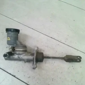 Biztonságos fizetés NISSAN VANETTE CARGO Kuplung munkahenger felső,2.3d bontott alkatrész