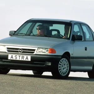 Expressz szállítás OPEL ASTRA F 91-94 Jobb első féltengely bontott alkatrész