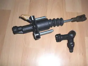 Ingyenes szállítás OPEL ASTRA G 97-04 Kuplung munkahengerfelső bontott alkatrész