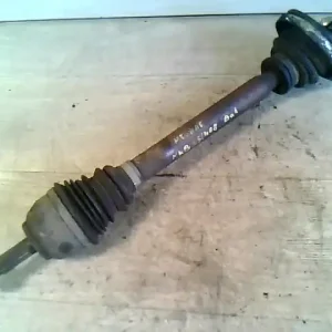 Szezonális akció RENAULT MEGANE 95-99 Bal első féltengely 1.6 i, 8v, nem abs-es bontott alkatrész