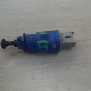 Expressz szállítás RENAULT MODUS 04.09.01-08.03.31 Kuplung pedál kapcsoló bontott alkatrész