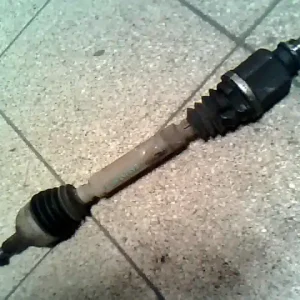 Ajánlat RENAULT SCENIC 03-06 Bal első féltengely 1.5 dci, nem abs-es bontott alkatrész