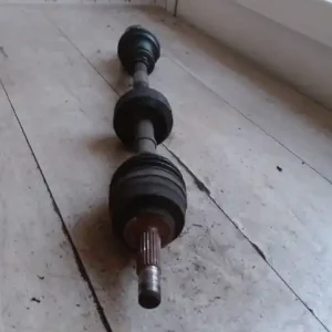 Árengedmény RENAULT THALIA 02.03-08.10 Jobb első féltengely 1.5d bontott alkatrész