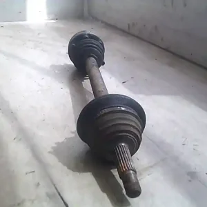 Utolsó esély SEAT CORDOBA 93-99 Bal első féltengely 1.4i bontott alkatrész