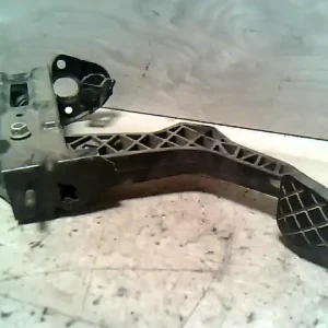 Árengedmény SKODA Octavia (1U) 1997.03.01-2011.08.31 Kuplung pedál bontott alkatrész