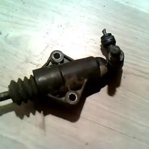 Expressz szállítás SKODA OCTAVIA 00-04 Kuplung munkahenger 1.6 i alsó bontott alkatrész