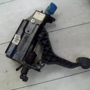 SKODA OCTAVIA 00-04 Kuplung pedál bontott alkatrész Kedvezmény