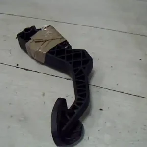 Szuper akció SKODA OCTAVIA 00-04 Kuplung pedál 1.8i bontott alkatrész