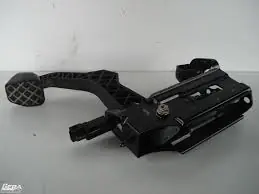 SKODA OCTAVIA 97-00 Kuplung pedál bontott alkatrész Különleges ajánlat