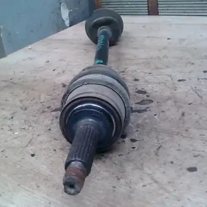 Azonnal elérhető SUZUKI SWIFT 89-96 Bal első féltengely 1,0i bontott alkatrész