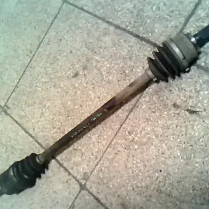 SUZUKI SWIFT 96-05 Jobb első féltengely 1.0 i bontott alkatrész Legnépszerűbb