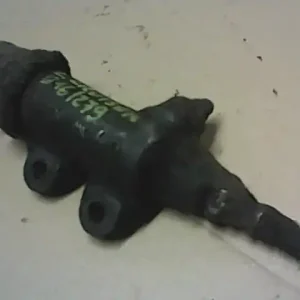 Kedvezmény TOYOTA LAND CRUISER 84-87 J7 Kuplung munkahengeralsó bontott alkatrész