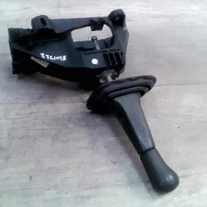 TOYOTA YARIS 06.01.01-08.12.31 Váltó kulissza 1.3ibontott alkatrész Szuper ajánlat