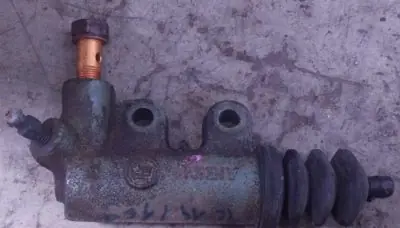 Végkiárusítás TOYOTA YARIS VERSO 00-05 Kuplung munkahengeralsó bontott alkatrész