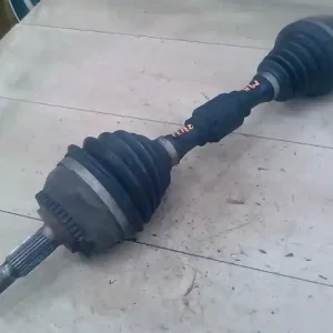 Árengedmény VOLVO V40 Bal első féltengely 1.9di bontott alkatrész