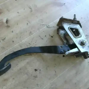 Újdonság VOLVO V40 Kuplung pedál bontott alkatrész