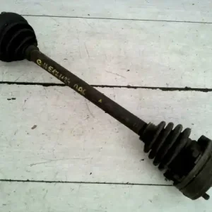 Akció VW GOLF II. Bal első féltengely 1.3b bontott alkatrész