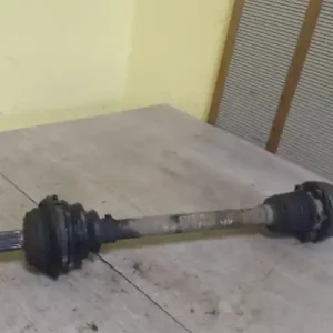 VW GOLF III. Bal első féltengely 1.4 i bontott alkatrész Expressz szállítás