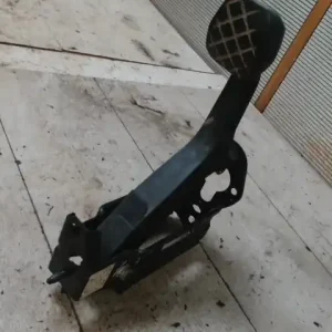 VW GOLF IV. Kuplung pedál 5 ajtós ferdehátu bontott alkatrész Újdonság