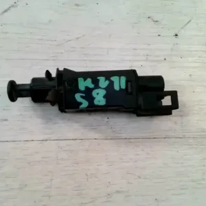 VW GOLF IV. Kuplung pedál kapcsoló 1.9pdtdibontott alkatrész Azonnal elérhető