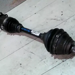 Akció VW Passat (B6) 2005.03.01-2010.10.31 Bal első féltengely bontott alkatrész