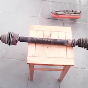 Biztonságos vásárlás VW POLO CLASSIC 95.07-99.10 Jobb első féltengely bontott alkatrész