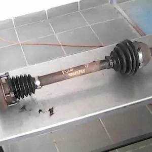 VW POLO III. 94-99 Bal első féltengely bontott alkatrész Alacsony ár