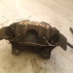 ALFA ROMEO 147 00.10-04.10 Bal első féknyereg munkahengerrel 1.6i bontott alkatrész Gyors szállítás