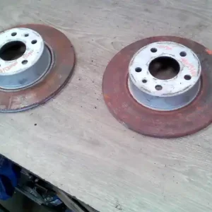 ALFA ROMEO 147 00.10-04.10 Hátsó féktárcsapárban bontott alkatrész Olcsó