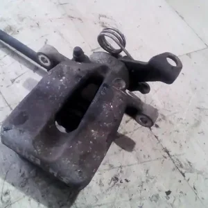 ALFA ROMEO 147 04.10-10.05 Jobb első féknyereg munkahengerrel 1.6i, 3 ajtós bontott alkatrész Azonnal elérhető