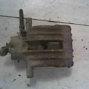 Szuper ajánlat ALFA ROMEO 156 97-03 Bal hátsó féknyereg munkahengerrel bontott alkatrész