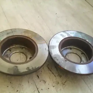 AUDI 100 90-94 Hátsó pár féktárcsa 2.5d combi bontott alkatrész Vedd meg online