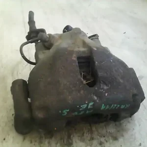 Biztonságos vásárlás AUDI 100 90-94 Jobb első féknyereg munkahengerrel 2.5d bontott alkatrész