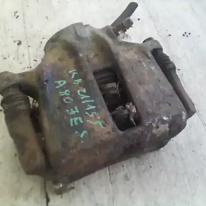 AUDI 80 Jobb első féknyereg munkahengerrel 1.8b bontott alkatrész Exkluzív ajánlat