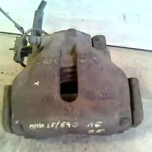 Végkiárusítás AUDI A6 97-04 Bal első féknyereg munkahengerrel 2.4 i, v6 bontott alkatrész