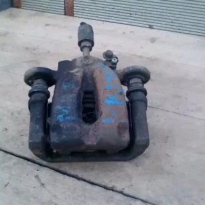 Rendeld meg most BMW 3 (E90, E91) 2005.03.01-2008.08.31 Jobb hátsó féknyereg 4 ajtós bontott alkatrész