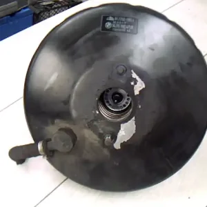 BMW E36 89-00 Fékrásegítőbontott alkatrész Gyors szállítás